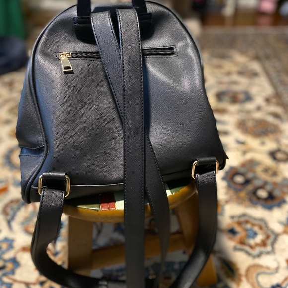Chic Black Backpack - Picture 3 of 3